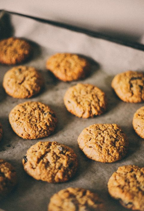 Soft Banana Oat Cookies with Cinnamon and Raisins