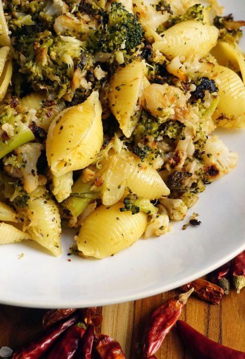 Whole-Wheat Pasta with Broccoli, Chickpeas, and Lemon Crumbs