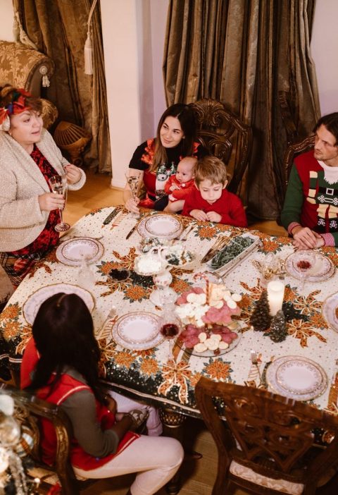 How to deal with emotional eating at Christmas