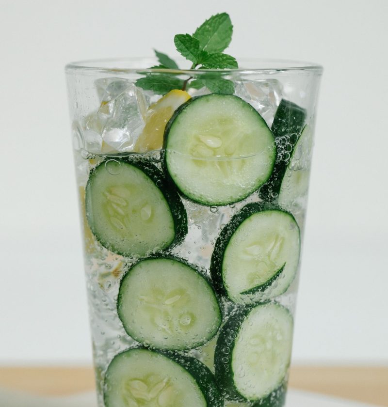 Make Unsweetened Infused Water With Clean Ingredients and Safe Storage