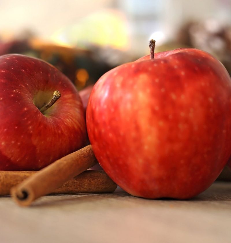 Apple Cinnamon Baked Rolled Oatmeal with Tender Fruit